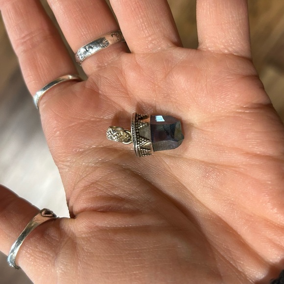 925s Aqua Aura Quartz point pendant - Picture 3 of 8